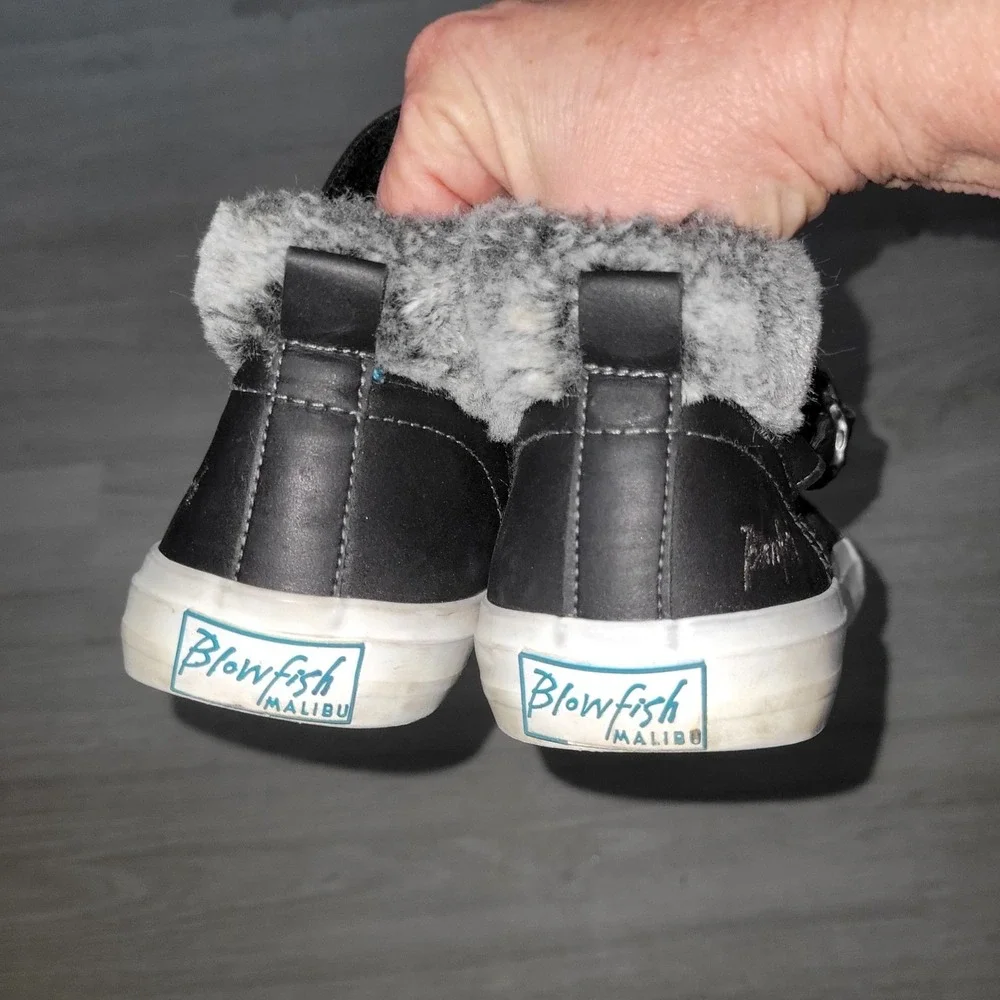 Blowfish Malibu Black Faux Leather Faux Fur Lined High Top Sneakers Buckle Strap